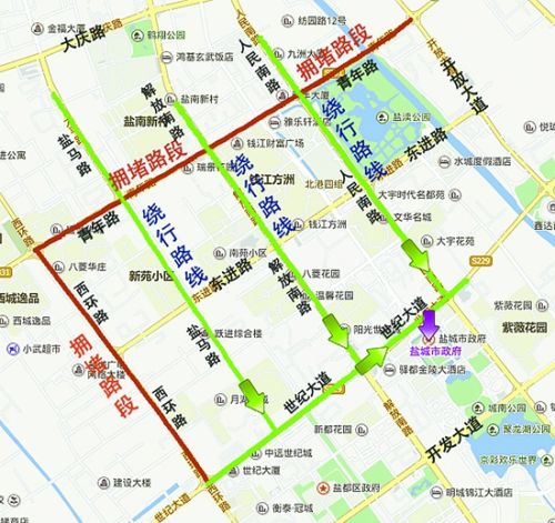 市区内环高架围挡施工后 路面有双向四车道通行-盐城