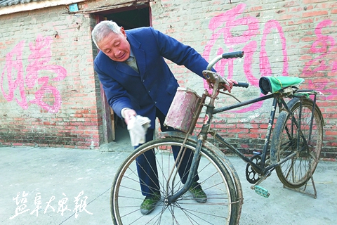 在阜宁县三灶镇三灶村,今年69岁的老人李虎功,可是一名带有传奇色彩的图片