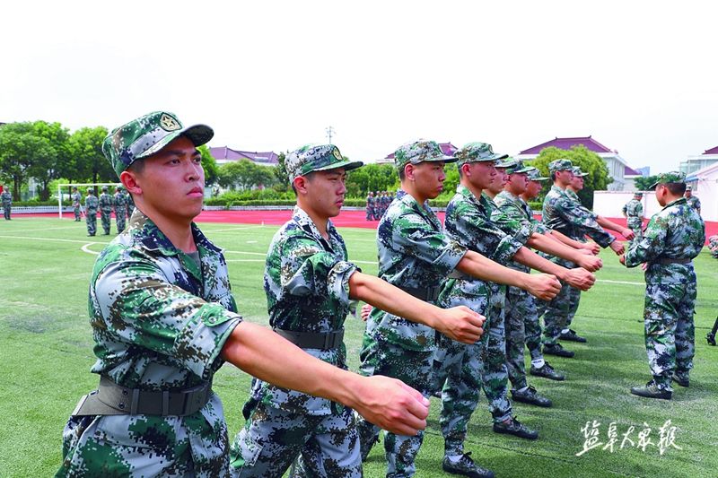 全市预定新兵役前教育训练ing,来看准新兵们的军营初体验!