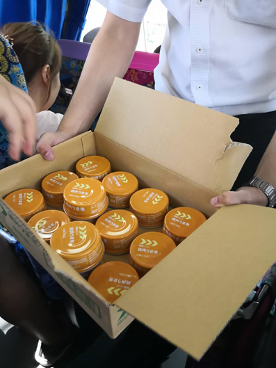 旅游团口述关西机场撤离:听说使馆派车来接 好