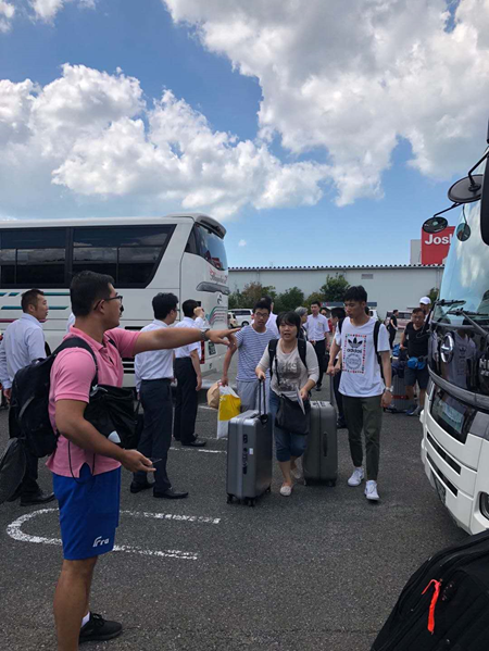 旅游团口述关西机场撤离:听说使馆派车来接 好