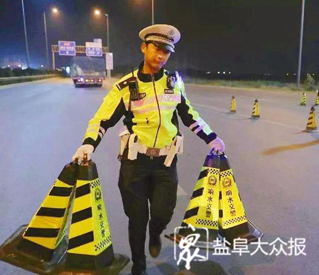 28岁的他拥有以其名字命名的工作室 顾晨飞：平安路上的金牌“守