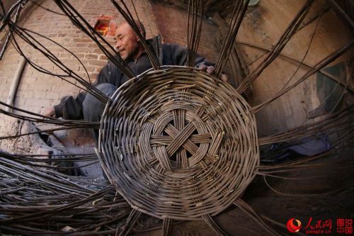 即将消失的民间编箩头手艺