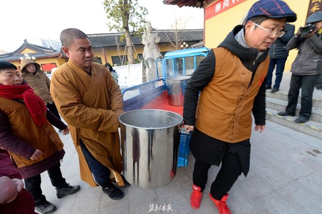 盐城市民,永宁寺10000份腊八粥已备好 6个施粥点可领取