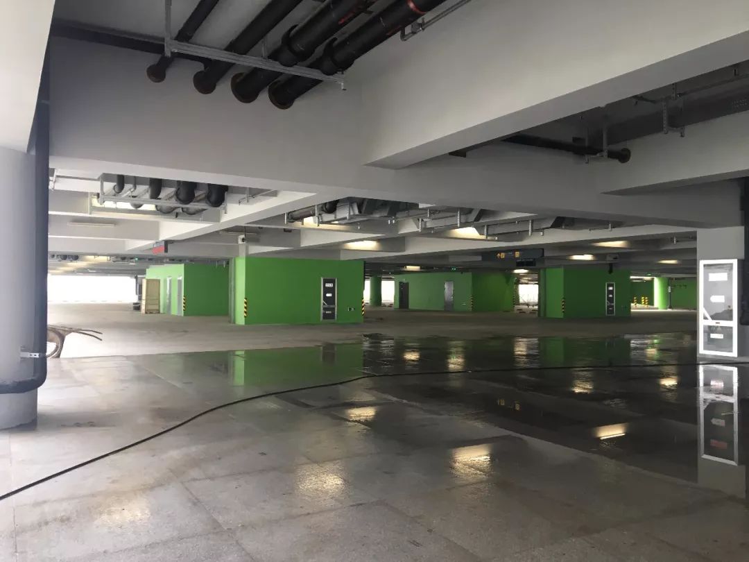 t2航站楼地下层 停车场