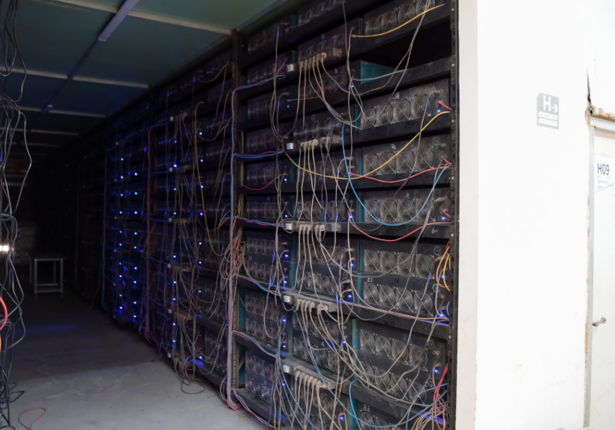 1万台矿机一个月能吃4500万度电挖的是币还是坑