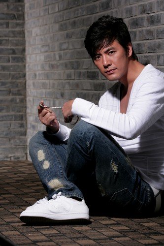 陈浩明,梁家仁,李根,于娜,刘洋等众多偶像实力派演员,其中,吴庆哲颠覆